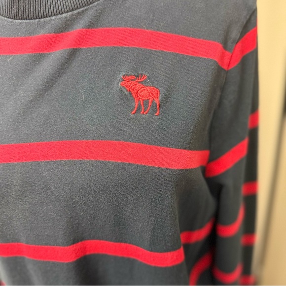 Abercrombie & Fitch Men's Navy and Red Striped Long Sleeve Shirt. Size large - Picture 2 of 7